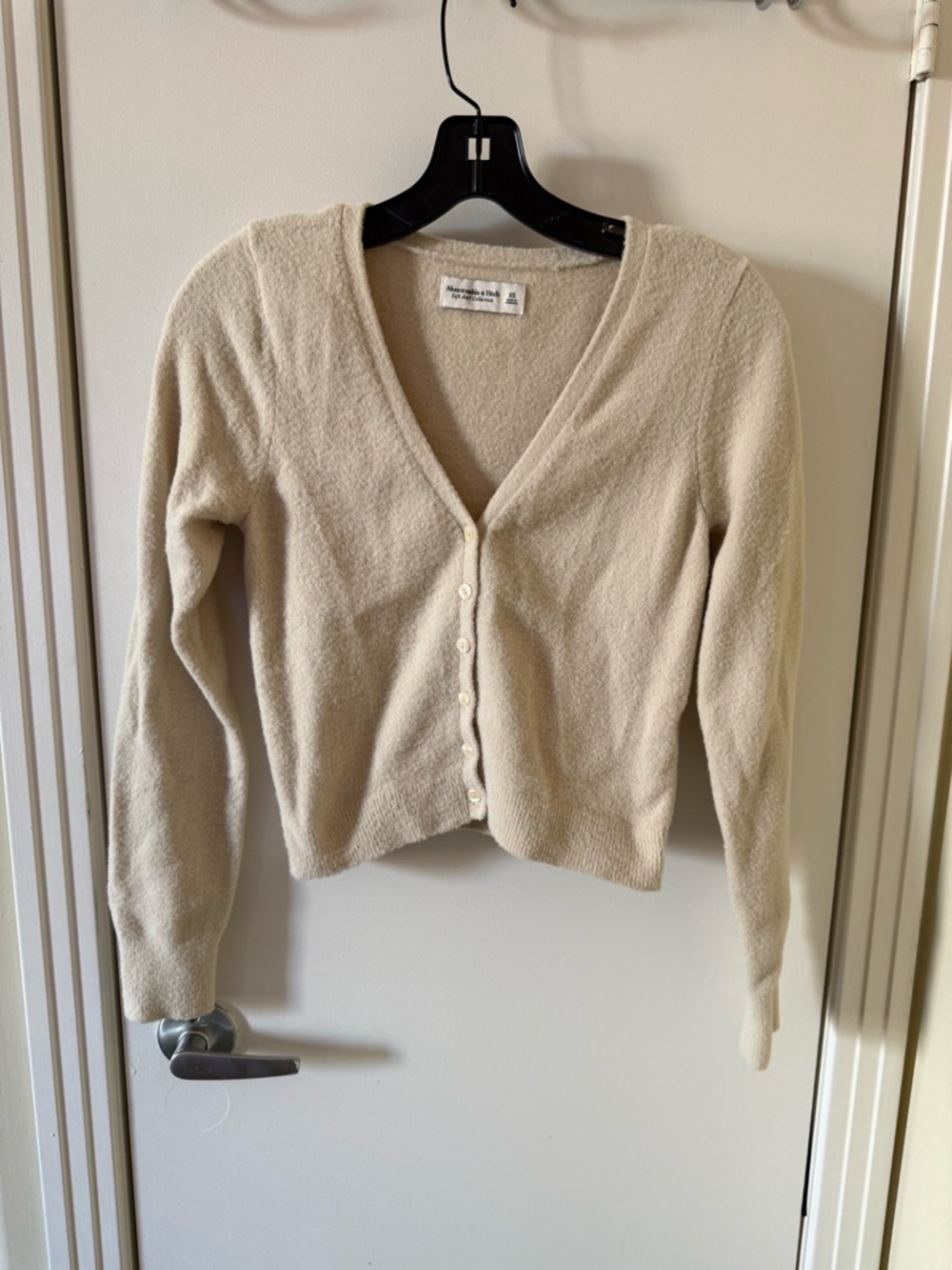 Abercrombie & Fitch Cream V-Neck Button Cardigan